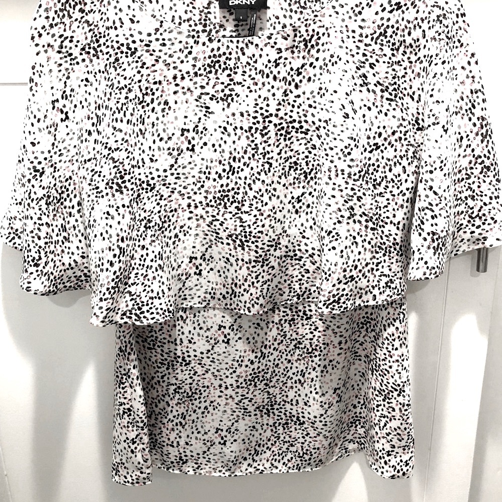 DKNY beautiful, pullover blouse